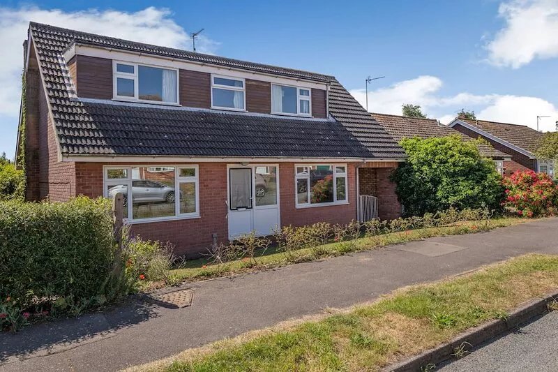 38 DALE END, pet friendly, with a garden in Brancaster Staithe