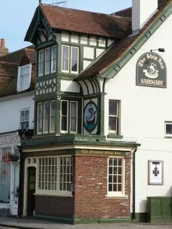 The Famous Ship Inn Bar