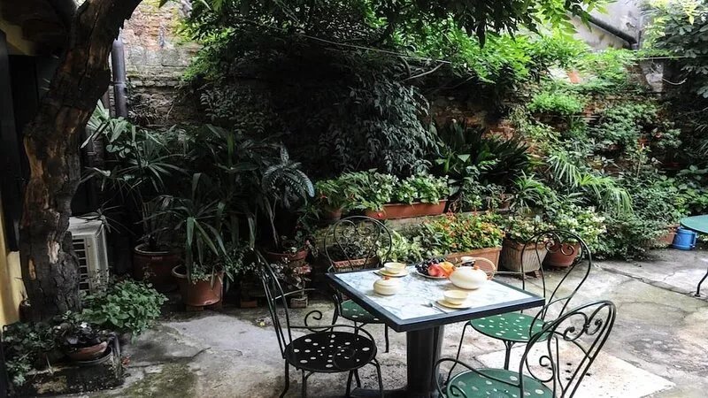 Apartment with garden in the historic center- WIFI Internet- FREE CANCELLATION