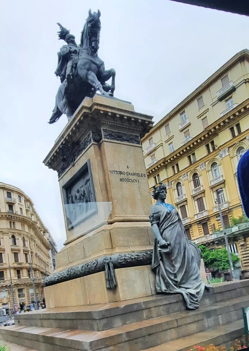 Statue Equestre De Victor Emmanuel Ii