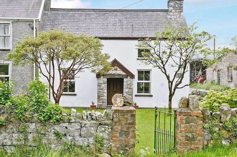 3 bedroom accommodation in Murton, near Swansea
