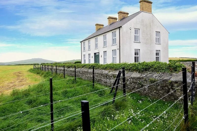 Idyllic Sea View Farm House – One Minute Walk to the Beach.
