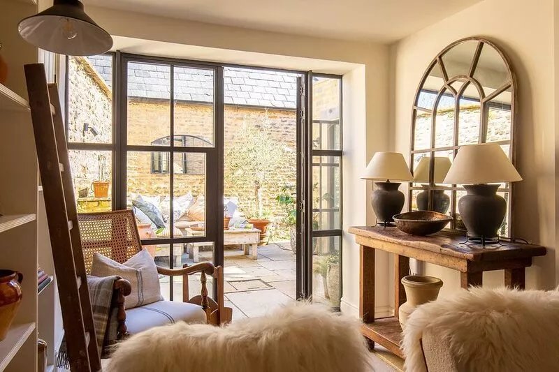 Little Oakley Cottage - sleeps 4 guests  in 2 bedrooms
