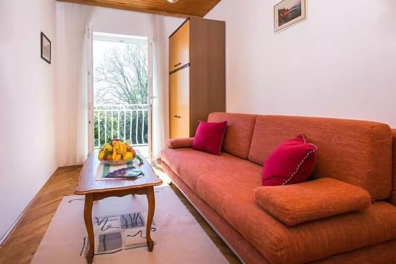 Apartments Anka - One-Bedroom Apartment with Balcony and Sea View