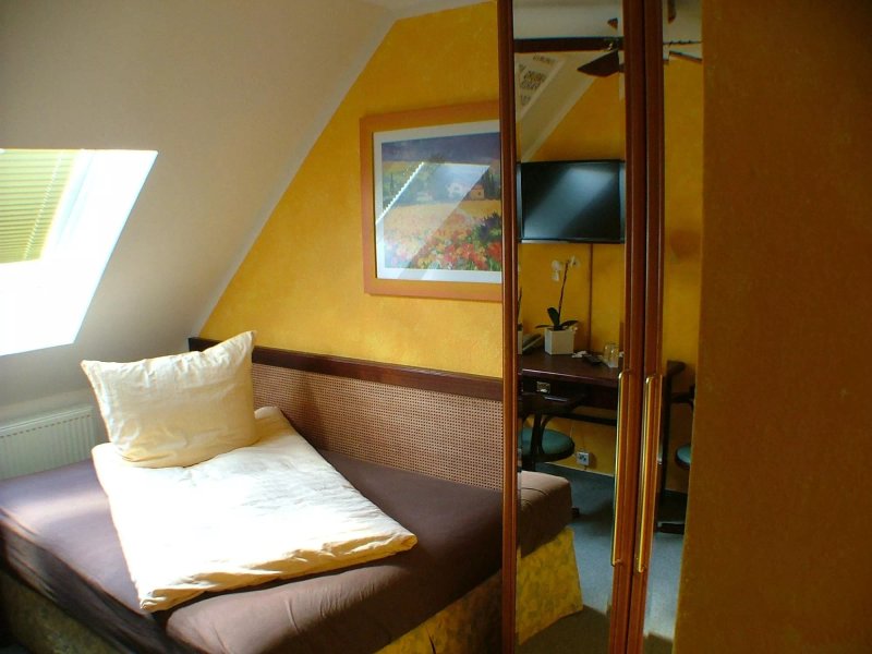 Hotel garni AB&B – Pension Zur Lutherstadt.