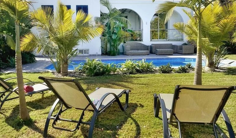 3 bedroom tropical villa on the the coastline-2min to the Beach!