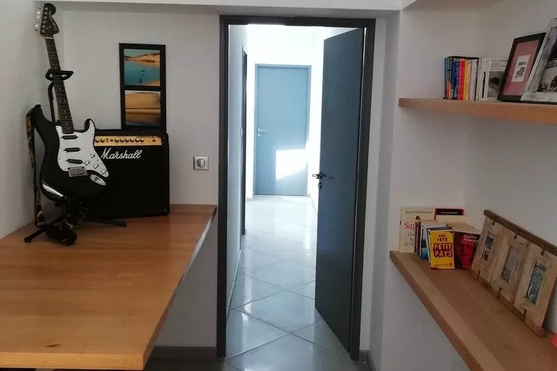 Beautiful villa with private (heated) swimming pool, quiet, close to the