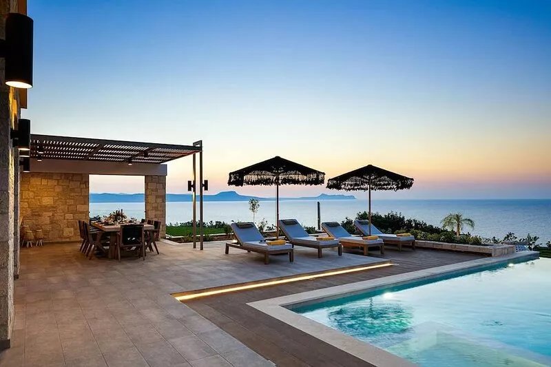 Stylish Villa With Boho Decor, Heated Pool, Lawn Garden, sea Views & Playground!