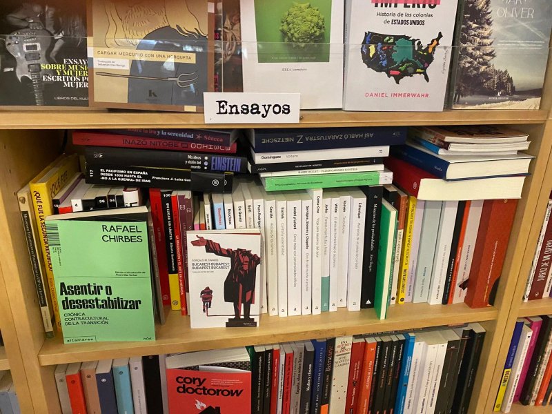 La Clandestina Libreria-Cafe