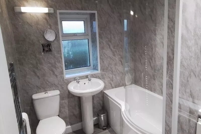 4* "Quayside" Apartment in heart of beautiful Cemaes Bay. Dog friendly