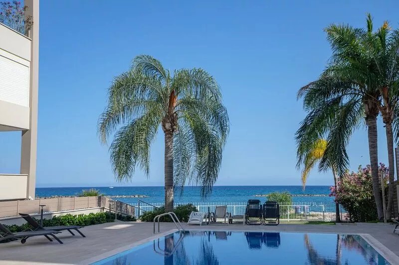 Hallmark Beach Apartment
