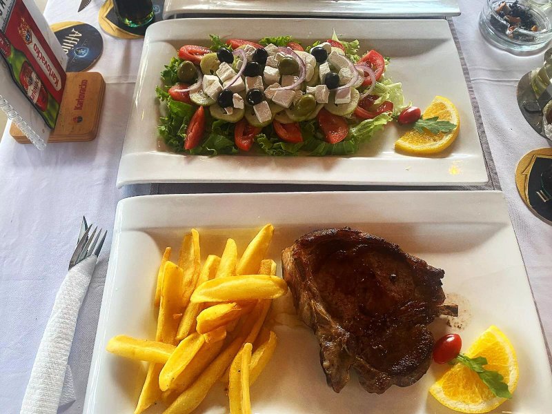 NAVIGARE Steak & Seafood House
