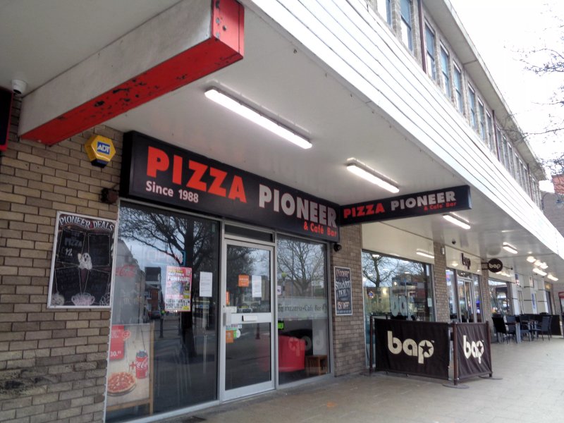 Pizza Pioneer & Cafe Bar