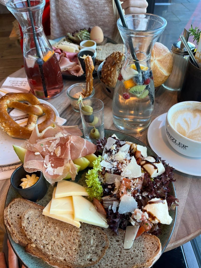 Cafe Konditorei Schoenstetter
