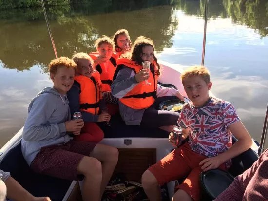 AV Boats