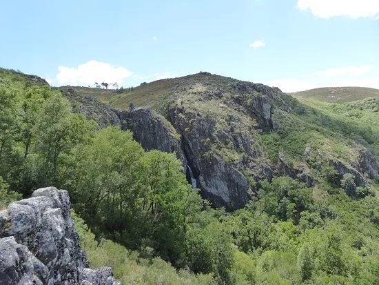 Pitoes das Junias Cascata