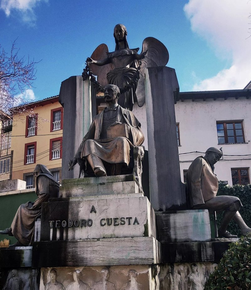 Monumento A Teodoro Cuesta
