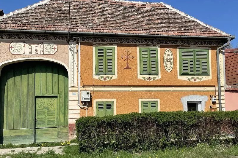 Renovated old farmhouse with great opportunities nearby