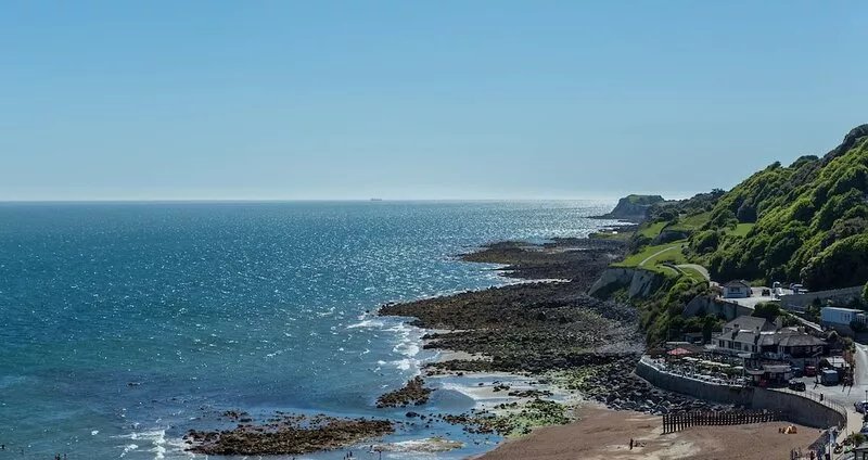 *Winter Deal: 30% off* Luxury Three Bed Apartment with Balcony and Seaviews