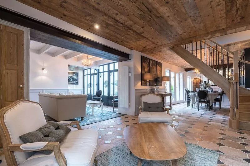 Saint-Martin-de-Ré, in the heart of the historic district, beautiful charming