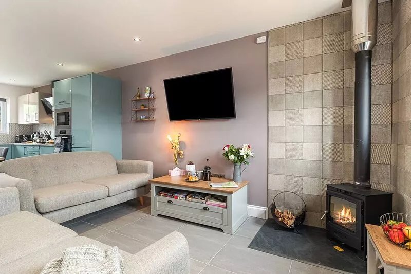 Hawthorn Cottage with private Hot tub