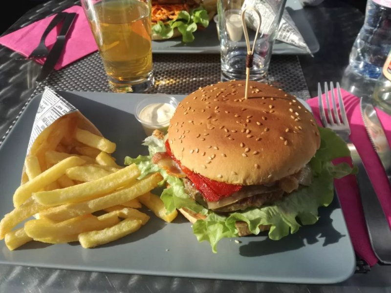 Gigi Burgers