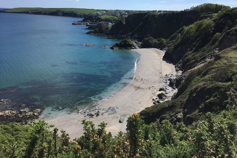 LINTON - 3 bed, 3 ensuite. Sleeps 6. Short walk to harbour, beach and coast path