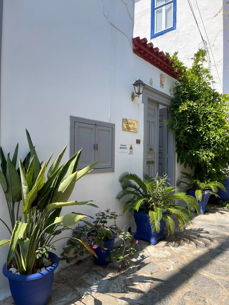 Manolia