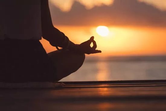 Clases De Power Yoga A Orillas Del Mar