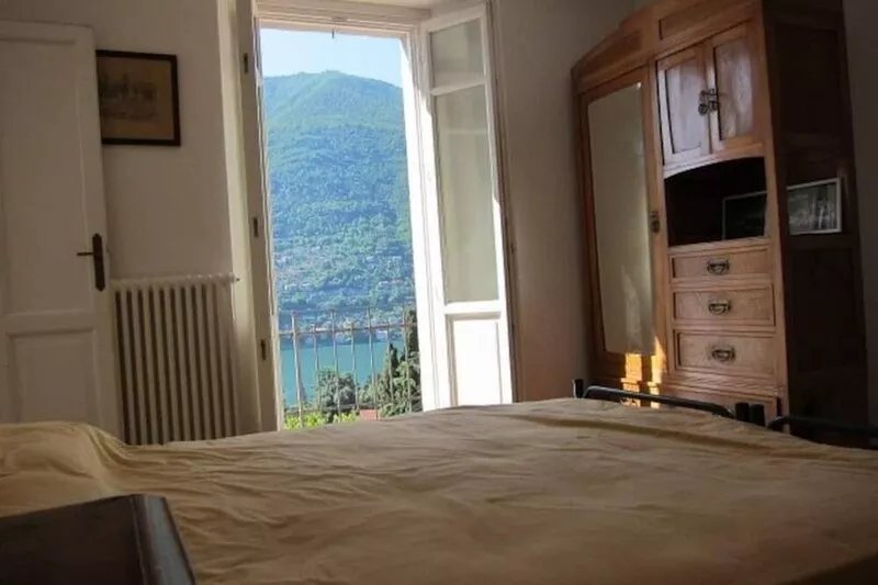 Villa Rossa,  magnificent garden and view on the lake at only 10 min. from Como