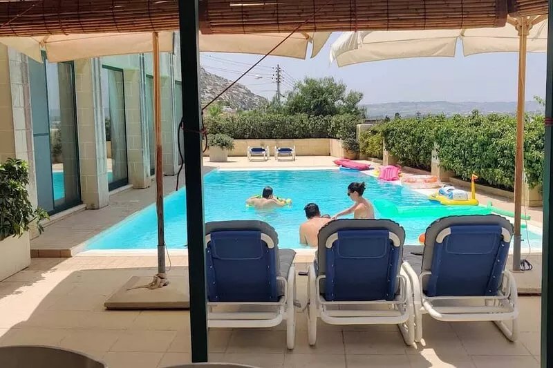 Detached Family-friendly Villa/Bungalow with Pool and OPEN SEA VIEWS
