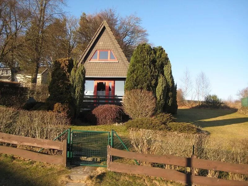 Wild house, cozy wooden house, 850 m² fenced for your dog.
