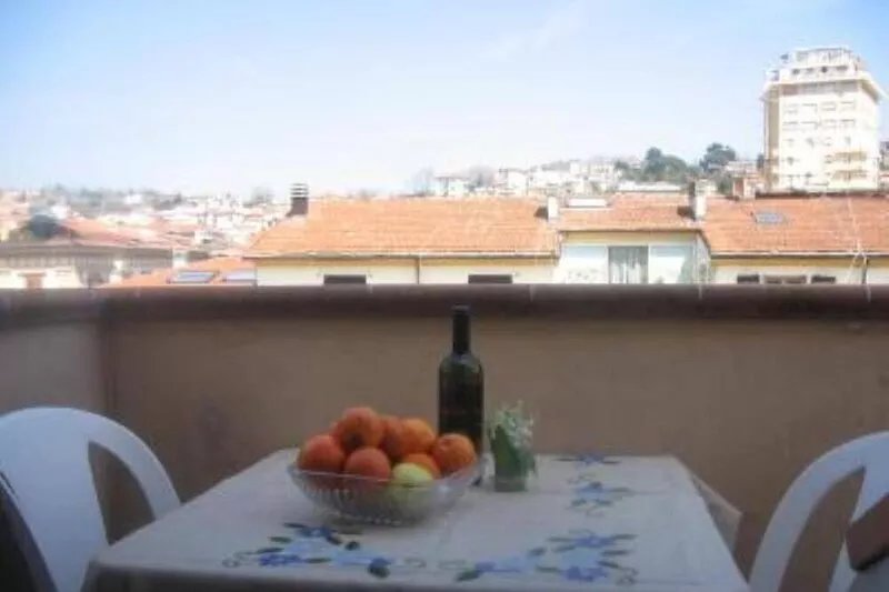 Apartment/ flat on the roofs of La Spezia (old town centre)