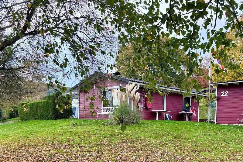 The red house by the lake - vacation home in a fantastic location