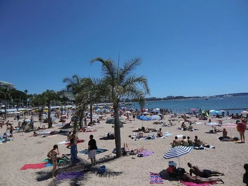 CANNES low  California LUXURY T2 65M2, SWIMMING POOL, PARKING NEAR CROISETT