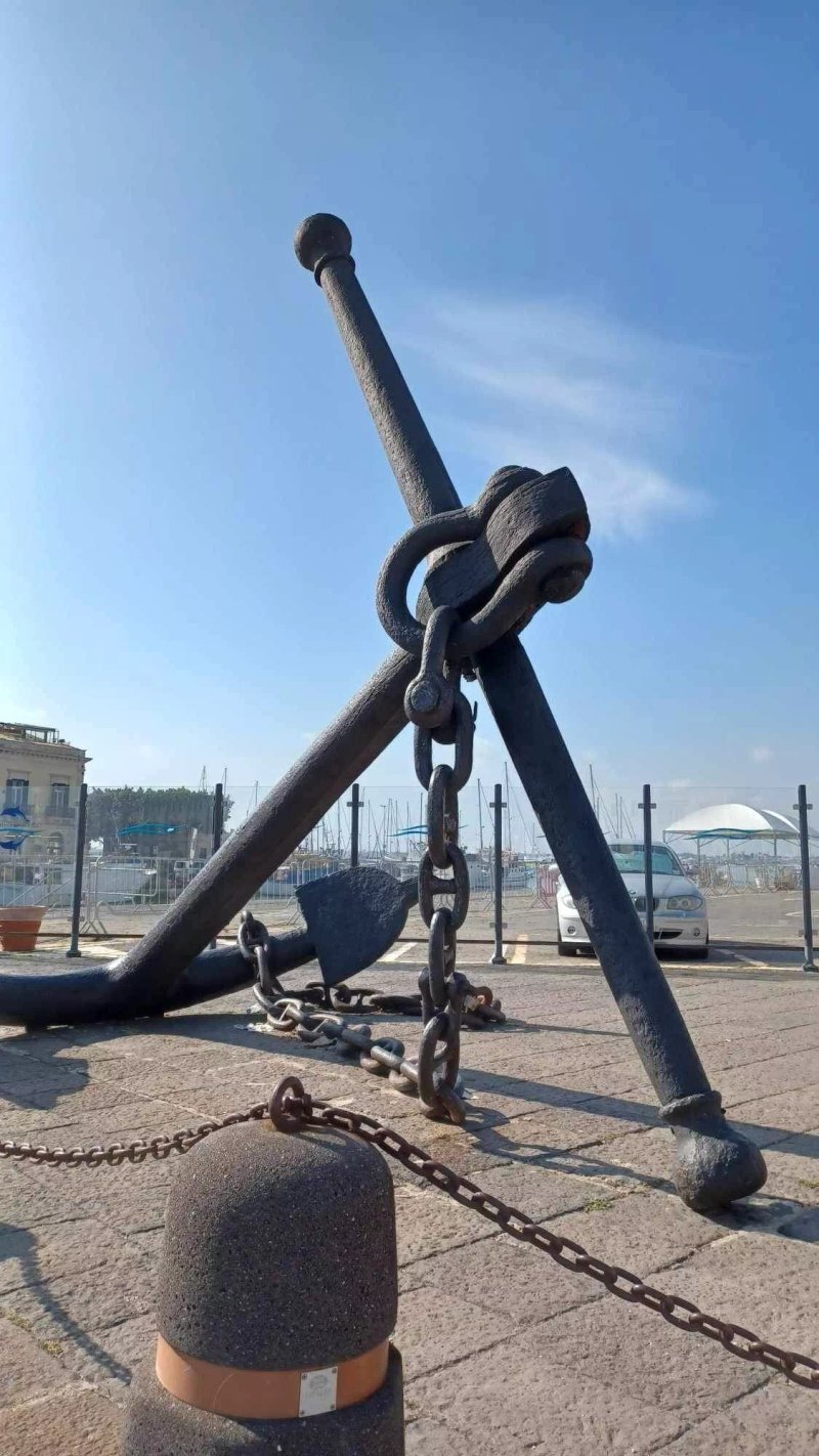 Monumento Ai Caduti Del Sommergibile Bronzo