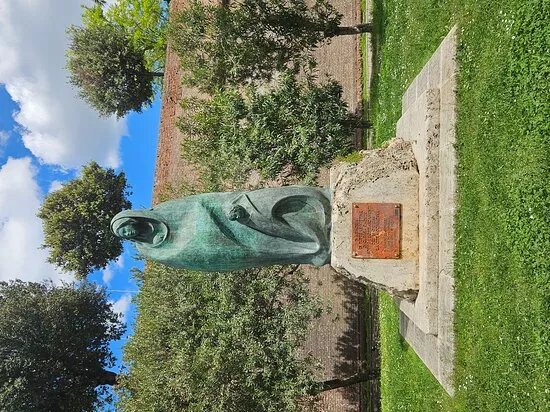 Monumento Ai Caduti Nei Bombardimenti Del 1943 E 1944, Grosseto