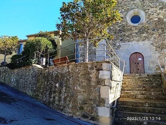 Esglesia de Sant Cristofol de Llambilles