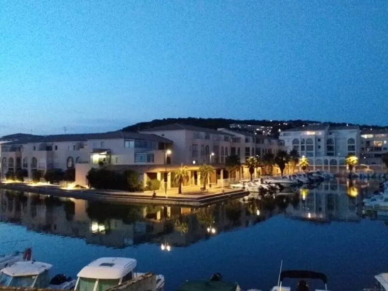 Renovated air-conditioned T2 apartment in Sète, 200m from the beach, parking