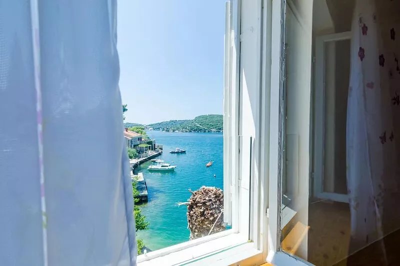 Sunny apartment- Quiet and relaxing seafront apartment 10 minutes from Dubrovnik