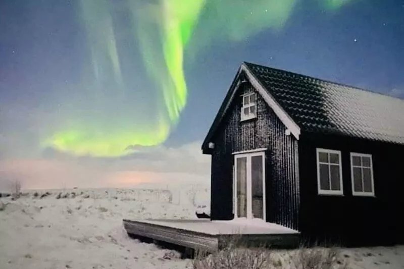 Bjalli, house on the elven slope with a view of Hekla volcano