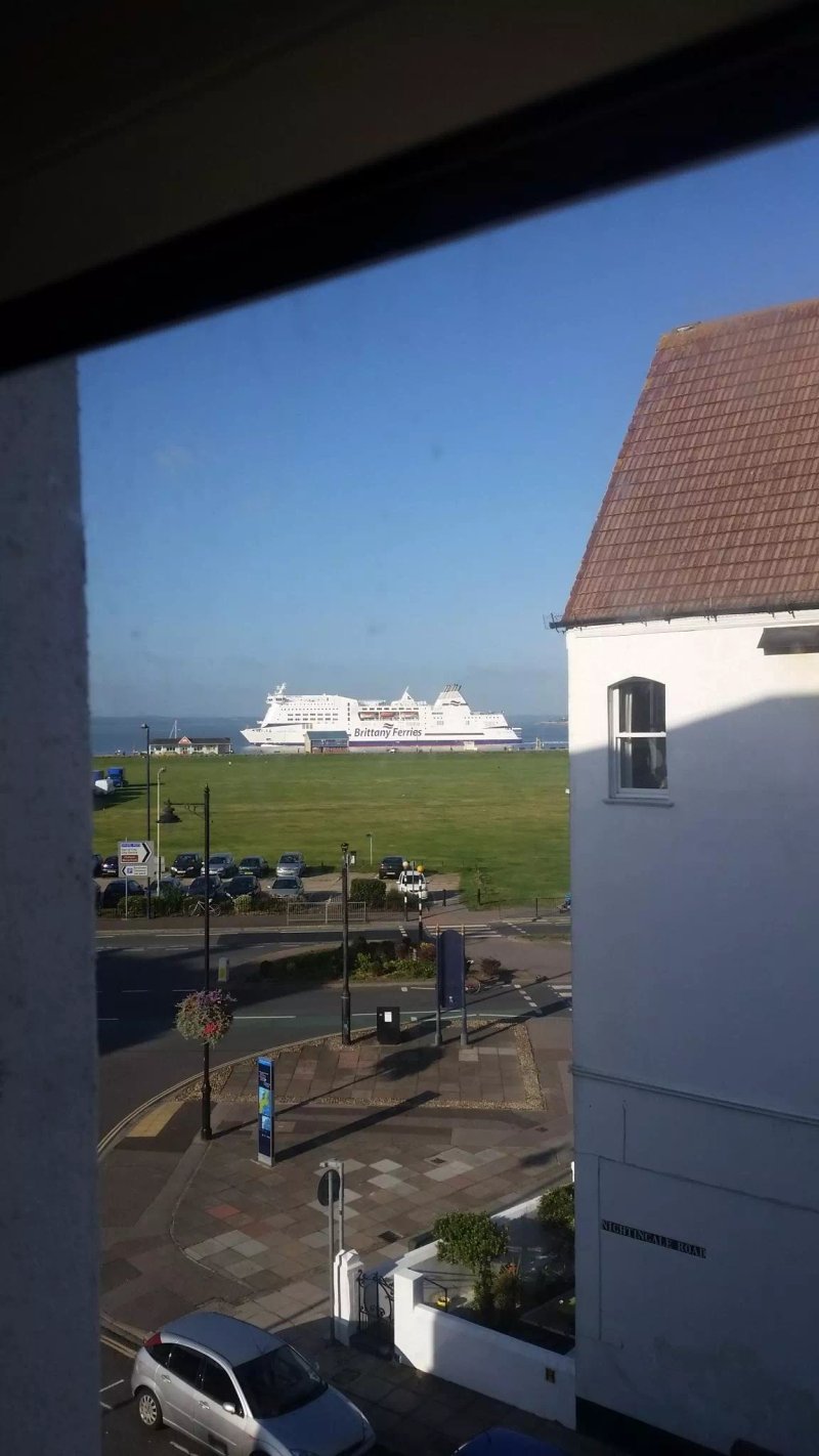 Sandringham Hotel