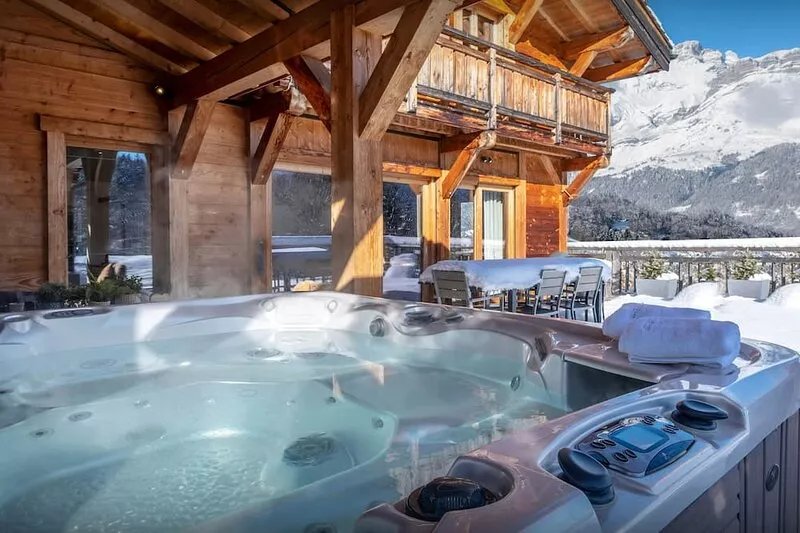 Chalet Les Vosnes - Mont Blanc holiday for 14, spa & views - OVO Network