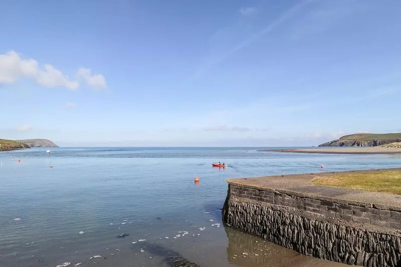 TY FFERM, pet friendly, with a garden in Newport, Pembrokeshire