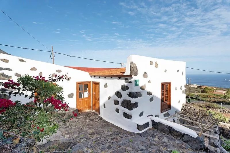 Holiday Home 'Casa Rural Los Llanillos' with Sea View, Private Terrace and Wi-Fi