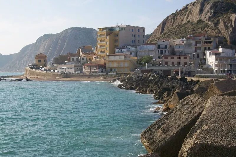 Cozy cottage in a tourist / seaside location a few km from Agrigento.