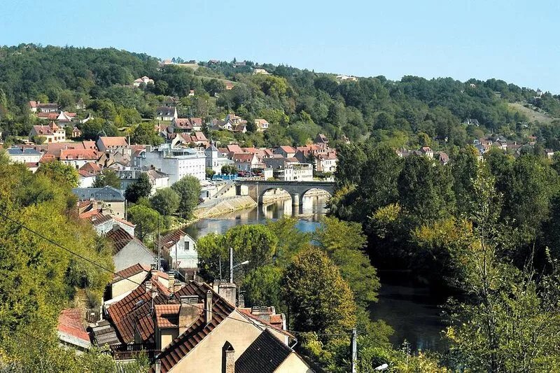 SUPERB HOLIDAY HOUSE WITH PRIVATE POOL, 800M FROM SHOPS AND RESTAURANTS