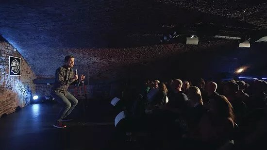 Roes Comedy Club