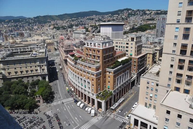 AD HOME - in the heart of Genoa - CIR: 010025-LT-0283 CIN: IT010025C22PFTAR3W