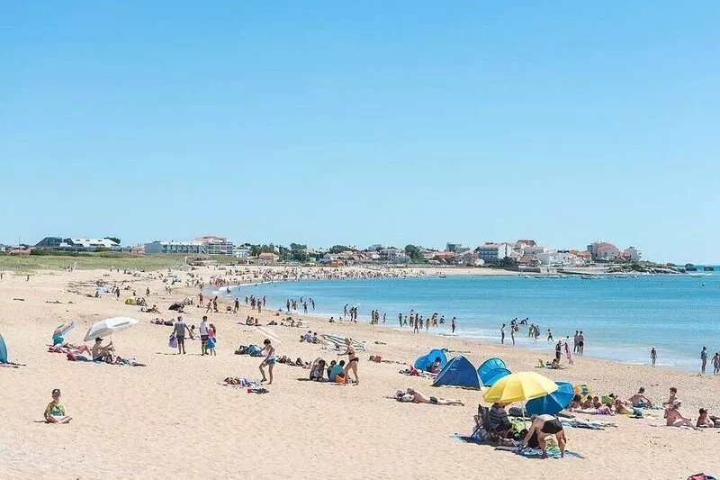 Villa les pineaux- Jaccuzzi, PLAGE à 200 m à pied !